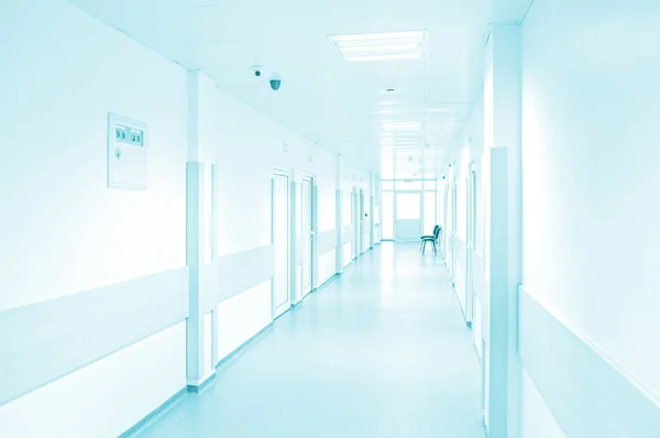 Лікарняний коридор - кольорове зображення — стокове фото
