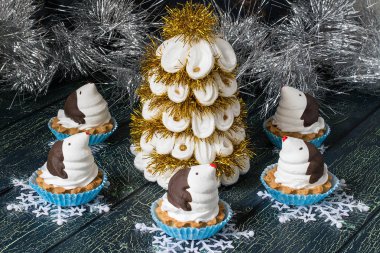 Noel kek komik penguen şeklinde 