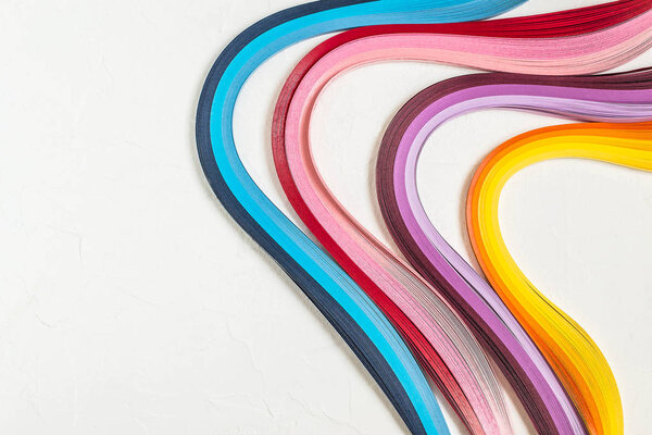 Яркие разноцветные полоски для перьев
 