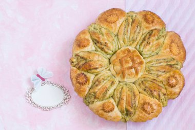 Çiçek şeklinde orijinal festival kek 