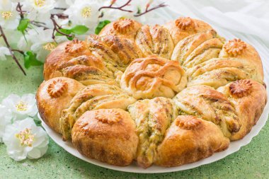 Çiçek şeklinde orijinal festival kek 