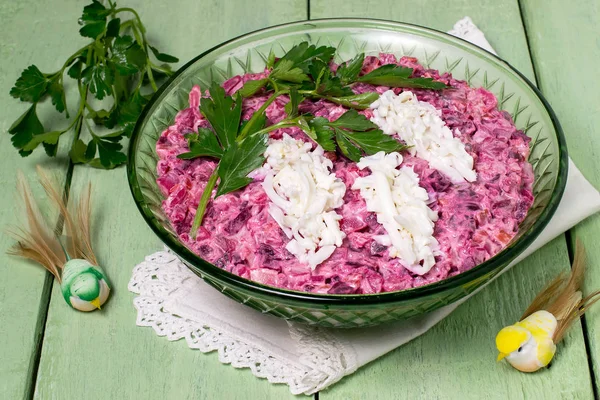 Insalata festiva con barbabietole e uova — Foto Stock