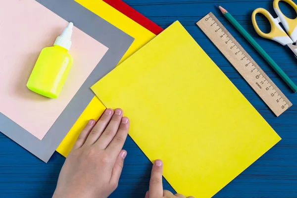 Tebrik kartı yeni öğretim yılı için yapma. Adım 2 