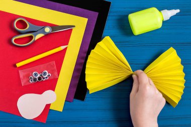 Şükran Günü'Hatıra yapım: Türkiye kağıttan yapılmış. Adım 6 