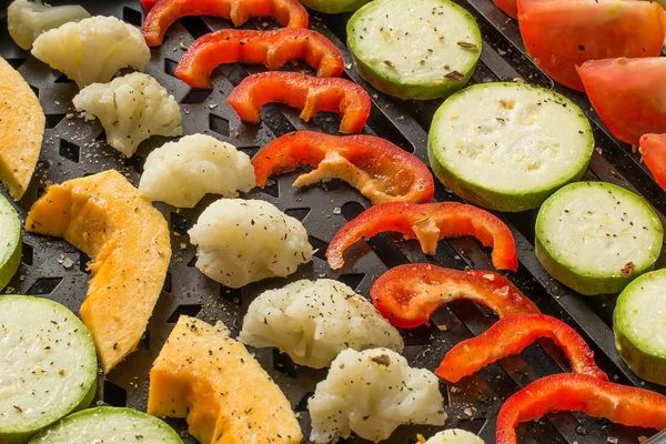 Legumes preparados para cozinhar na grelha — Fotografia de Stock