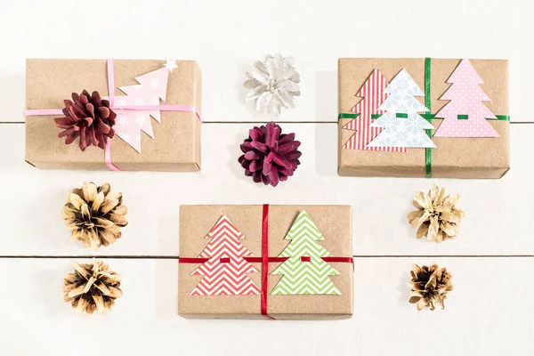 Noel için hediye kutuları yapma 