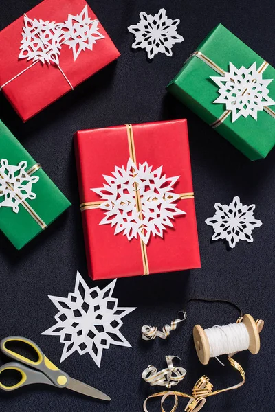 Noel için hediye kutuları, Dekorasyon 