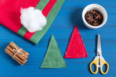 Aromatik Noel ağacı poşet yapma. Noel hediyesi. Adım 4