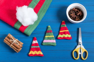 Aromatik Noel ağacı poşet yapma. Noel hediyesi. Adım 5