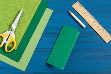 3D Christmas tree kağıttan yapım. Adım 2 