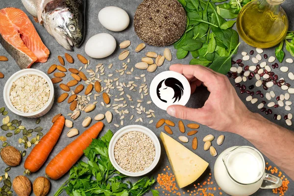 Produtos de comida úteis para crescimento e fortificação de cabelo — Fotografia de Stock