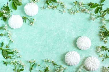 Şekerleme ve kiraz çiçekleri hassas çerçeve 