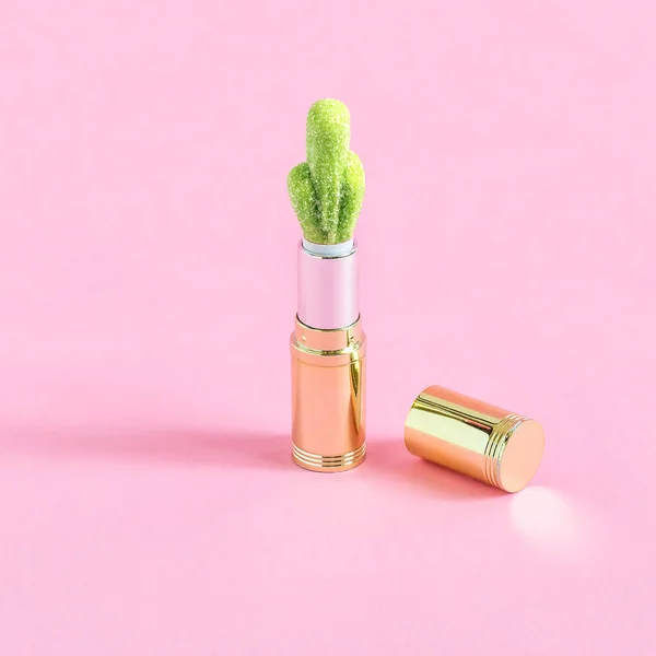 Cső Rúzs Candy Formájában Kaktusz Pasztell Rózsaszín Háttér Minimalista Stílusban — Stock Fotó
