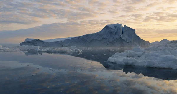 Icebergs de varias formas y tamaños . —  Fotos de Stock