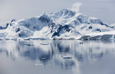 Coast of Antarctica clipart