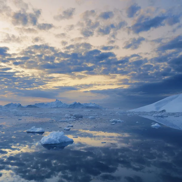 Regiunile Polare Ale Pământului Iceberguri Diferite Forme Dimensiuni Schimbările Climatice — Fotografie, imagine de stoc