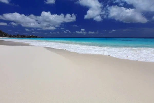Tropik Ada Turkuaz Lagün Kuvvetler Dinlenme Sporları Güneş Banyo Için — Stok fotoğraf