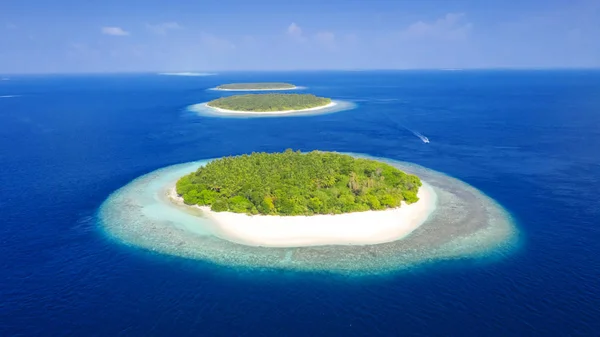 Tropische Eilanden Atollen Schieten Vanuit Drone Pure Turquoise Wateren Van — Stockfoto