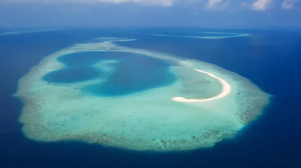 Tropical Islands Atolls Shooting Drone Pure Turquoise Waters Ocean White — Stock Photo, Image