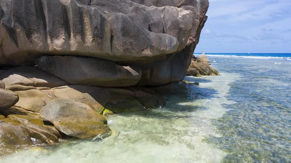Тропические Острова Пляжи Сейшельские Острова Стрельба Беспилотника Чистая Бирюзовая Вода — стоковое фото