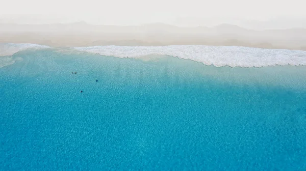 热带岛屿和海滩 西谢尔 从无人机上射击 清澈碧绿的海水 白色珊瑚砂和蓝色泻湖 — 图库照片