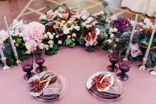 Pengaturan Meja Pernikahan Cahaya Alami Dan Fokus Lembut — Stok Foto