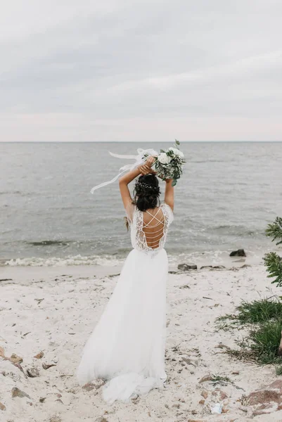 Наречена Богемній Весільній Сукні — стокове фото