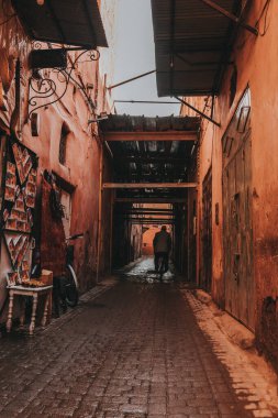 Marakeş sokaklarında yaşayanlar
