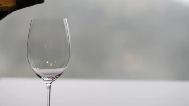 Verser Verre Vin Rouge Dans Restaurant Haut Gamme État Washington — Video