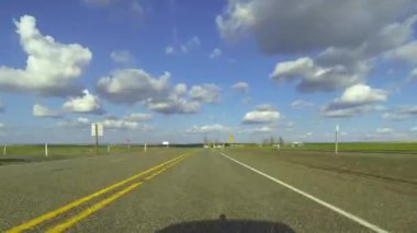 4 k zaman atlamalı Merkezi Washington üzerinden bir sürücünün bir güneşli bahar öğleden sonra