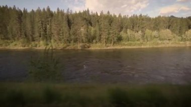 o clearwater nehir bir güneşli bahar sabahı Batı Idaho