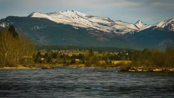 Rivier Van Bitterroot Stijgen Een Stevige Zonnige Lentemorgen Montana — Stockvideo