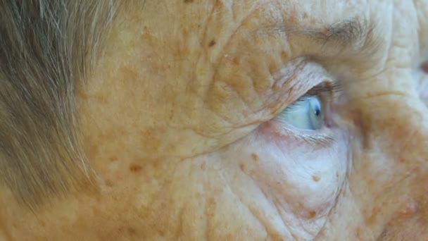 Scatto Ravvicinato Del Viso Degli Occhi Una Donna Anziana Anni — Video Stock