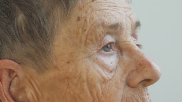 Nahaufnahme Von Gesicht Und Augen Einer Älteren Frau Alter Von — Stockvideo