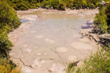 Çamur havuzu jeotermal alan