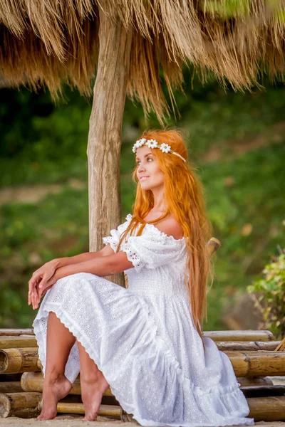 Young happy smiling woman — Stock Photo, Image