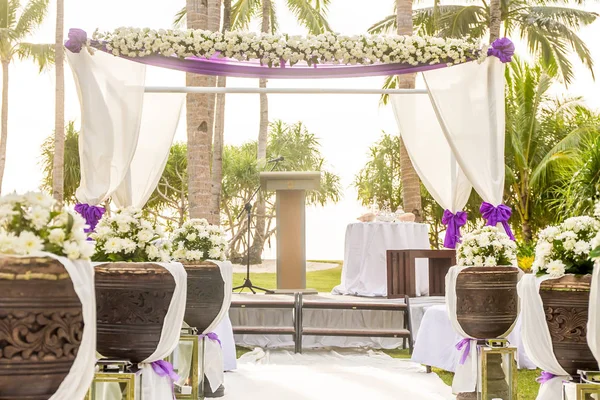 Outdoor beach wedding setup — Stock Photo, Image