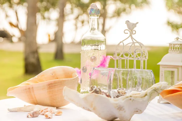 Praia ao ar livre casamento configuração — Fotografia de Stock