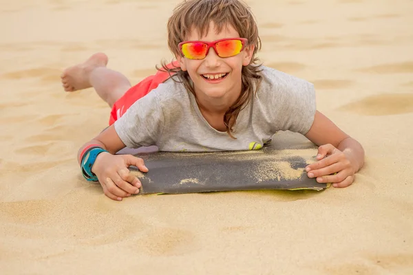 Niño feliz —  Fotos de Stock