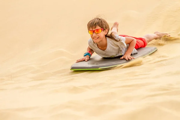 Niño feliz —  Fotos de Stock