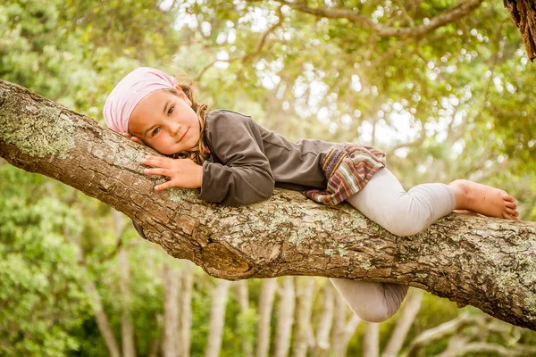 Sorridente bambina — Foto Stock