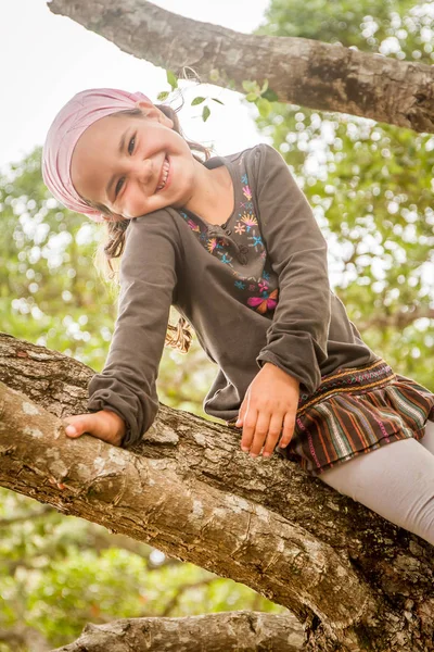 Glimlachend kind meisje — Stockfoto