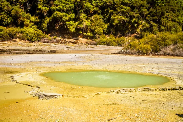 WAI-o-tapu geotermiska området — Stockfoto