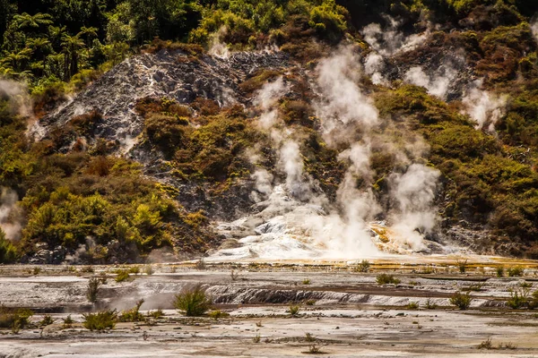 Orakei Korako geotermal valley — Stockfoto