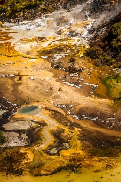 Orakei Korako geotermal valley — Stock Photo, Image