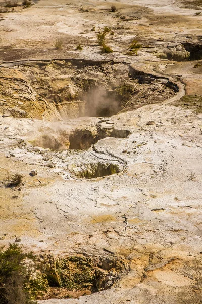 Orakei Korako geotermal valley — Stock Photo, Image