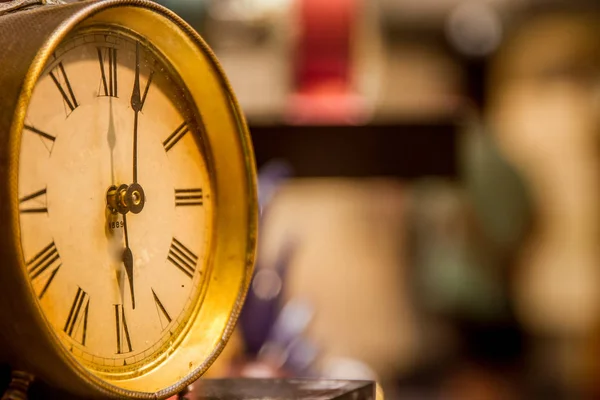 Relógio analógico vintage — Fotografia de Stock