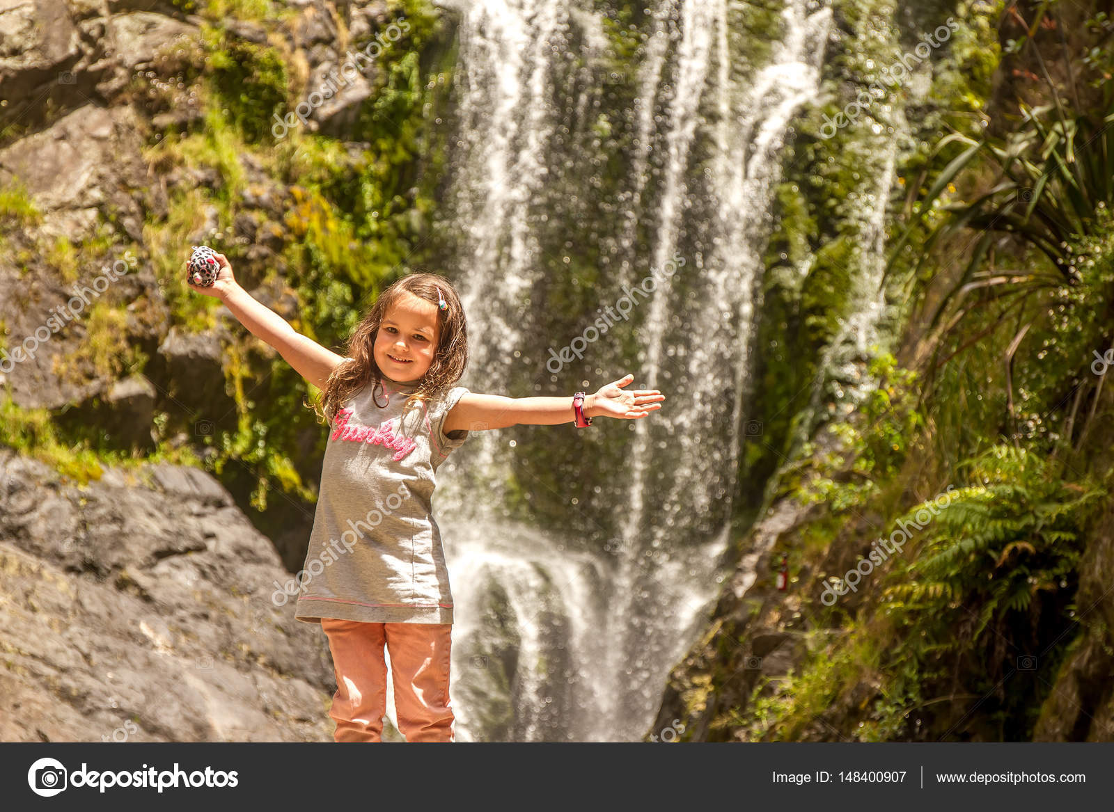 Orman, Yeni Zelanda, waipu kız güzel su Güz yakınındaki piroa düşüyor 