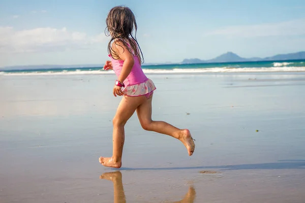 Menina criança feliz — Fotografia de Stock