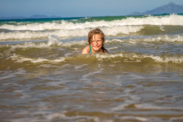 Gelukkig kind meisje — Stockfoto